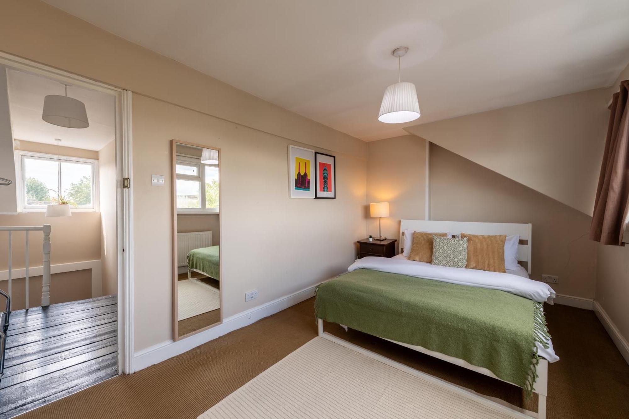 Modernised Apartments 1 And 2 Bedrooms Option Terrace And Balcony High Street Londra Esterno foto