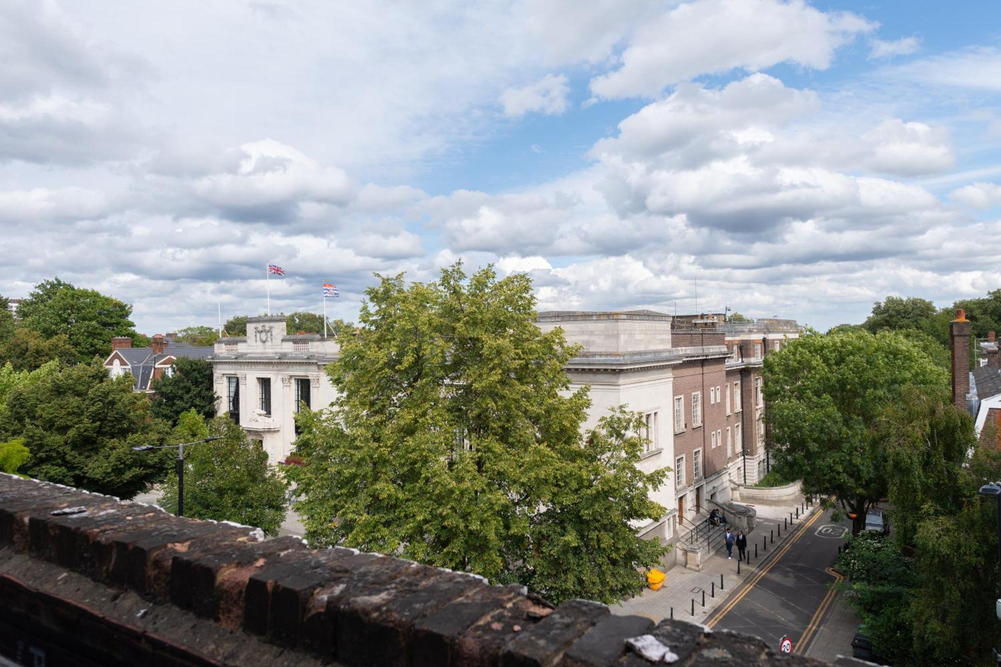 Modernised Apartments 1 And 2 Bedrooms Option Terrace And Balcony High Street Londra Esterno foto