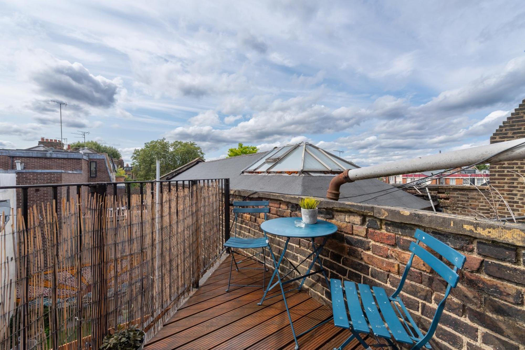 Modernised Apartments 1 And 2 Bedrooms Option Terrace And Balcony High Street Londra Esterno foto
